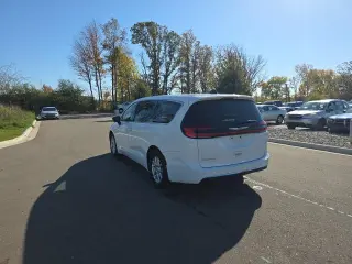 Chrysler Pacifica 2025 Select 4dr Mini-Van