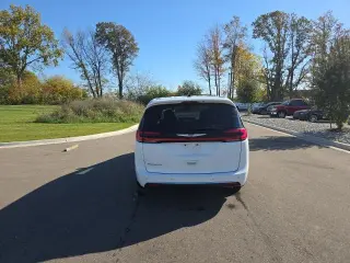 Chrysler Pacifica 2025 Select 4dr Mini-Van