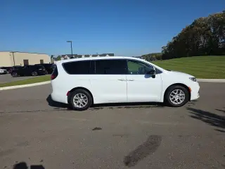 Chrysler Pacifica 2025 Select 4dr Mini-Van