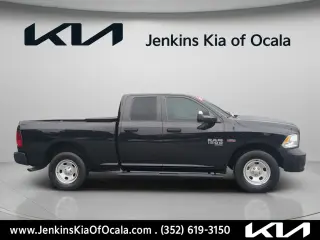 Ram 1500 Classic 2022 4x4 Tradesman 4dr Quad Cab 6.3 ft. SB Pickup