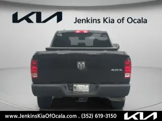 Ram 1500 Classic 2022 4x4 Tradesman 4dr Quad Cab 6.3 ft. SB Pickup