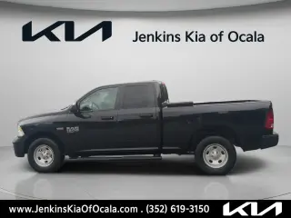 Ram 1500 Classic 2022 4x4 Tradesman 4dr Quad Cab 6.3 ft. SB Pickup