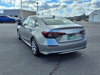 Honda Civic 2025 LX 4dr Sedán