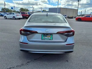 Honda Civic 2025 LX 4dr Sedán