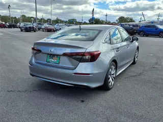 Honda Civic 2025 LX 4dr Sedán