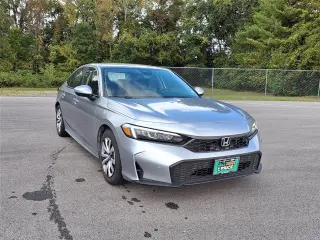 Honda Civic 2025 LX 4dr Sedán