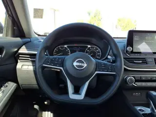 Nissan Altima 2025 2.5 SV 4dr Sedán