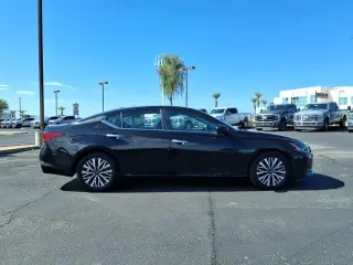 Nissan Altima 2025 2.5 SV 4dr Sedán