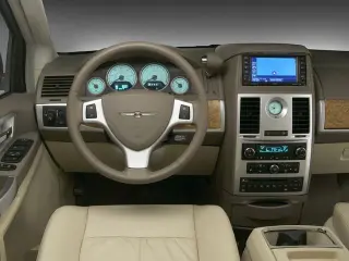 Chrysler Town and Country 2008 Touring Minivan 4 puertas