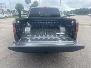 Nissan Frontier 2022 4x4 SV 4dr Crew Cab 5 ft. SB