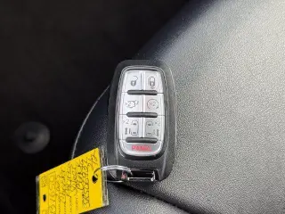 Chrysler Pacifica 2025 Select 4dr Mini-Van
