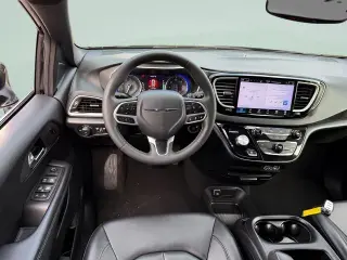 Chrysler Pacifica 2025 Select 4dr Mini-Van