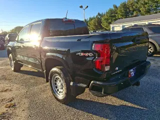 Chevrolet Colorado 2023 4x4 Work Truck 4dr Crew Cab 5 ft. SB
