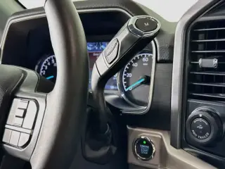 Ford F-150 2023 4x4 XLT 4dr SuperCrew 5.5 ft. SB