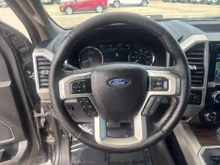 Ford F-150 2020 4x4 Lariat 4dr SuperCrew con motor de 5.5 pies de largo SB