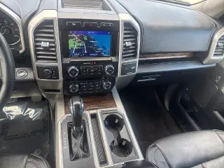 Ford F-150 2020 4x4 Lariat 4dr SuperCrew con motor de 5.5 pies de largo SB