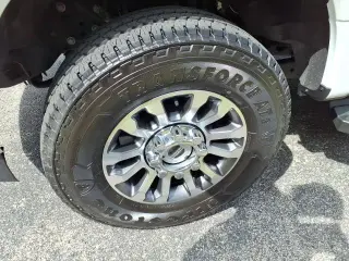 Ford F-350 Super Duty 2019 4x4 Lariat 4 puertas Cabina tripulación 6.8 ft. doble rueda simple Camión de carga