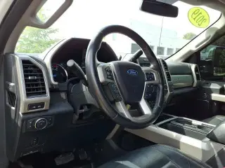 Ford F-350 Super Duty 2019 4x4 Lariat 4 puertas Cabina tripulación 6.8 ft. doble rueda simple Camión de carga