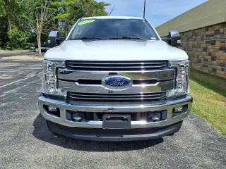 Ford F-350 Super Duty 2019 4x4 Lariat 4 puertas Cabina tripulación 6.8 ft. doble rueda simple Camión de carga