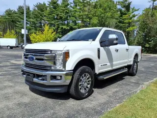 Ford F-350 Super Duty 2019 4x4 Lariat 4 puertas Cabina tripulación 6.8 ft. doble rueda simple Camión de carga