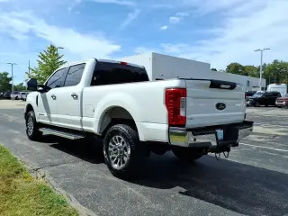 Ford F-350 Super Duty 2019 4x4 Lariat 4 puertas Cabina tripulación 6.8 ft. doble rueda simple Camión de carga