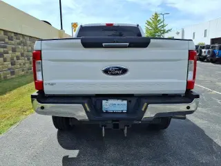 Ford F-350 Super Duty 2019 4x4 Lariat 4 puertas Cabina tripulación 6.8 ft. doble rueda simple Camión de carga