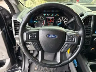 Ford F-150 2017 4x4 XLT 4dr SuperCrew 5.5 ft. SB