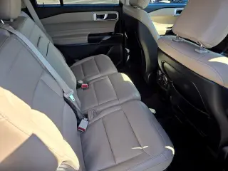 Ford Explorer 2020 con tracción en las cuatro ruedas XLT de cuatro puertas SUV