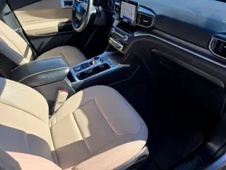 Ford Explorer 2020 con tracción en las cuatro ruedas XLT de cuatro puertas SUV