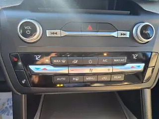 Ford Explorer 2020 con tracción en las cuatro ruedas XLT de cuatro puertas SUV