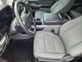 Ford F-150 2024 4x2 XLT 4dr SuperCrew con cabina de 5.5 metros SB