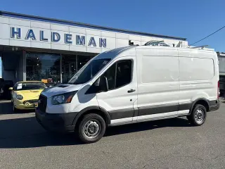 Ford Transit 2023 250 3dr SWB Techo Medio Furgón de Carga