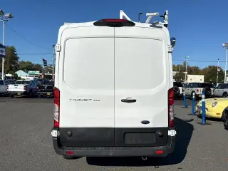Ford Transit 2023 250 3dr SWB Techo Medio Furgón de Carga