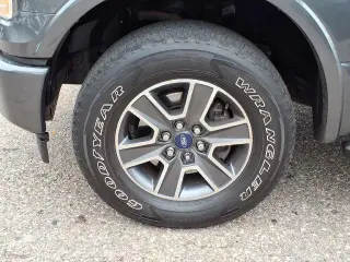 Ford F-150 2017 4x4 XLT 4dr SuperCrew 5.5 ft. SB
