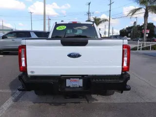 Ford F-350 Super Duty 2024 4x4 XL 4dr Crew Cab 8 ft. LB SRW Pickup