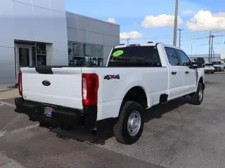 Ford F-350 Super Duty 2024 4x4 XL 4dr Crew Cab 8 ft. LB SRW Pickup
