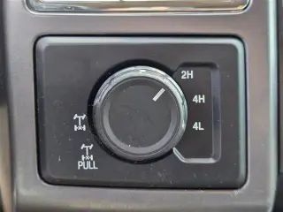 Ford F-150 2015 4x4 XLT 4dr SuperCrew con cabina de 5.5 metros de longitud