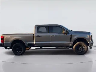 Ford F-250 Super Duty 2023 4x4 XLT 4dr Crew Cab 6.8 ft. SB Pickup