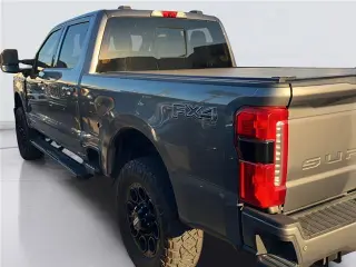 Ford F-250 Super Duty 2023 4x4 XLT 4dr Crew Cab 6.8 ft. SB Pickup