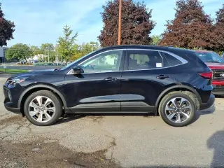 Ford Escape 2023 AWD Platinum 4dr SUV