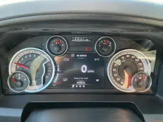 Ram 1500 2015 4x4 SLT 4dr Crew Cab 5.5 ft. SB Pickup
