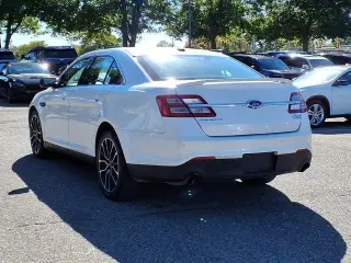 Ford Taurus 2019 AWD SHO Sedán de 4 puertas
