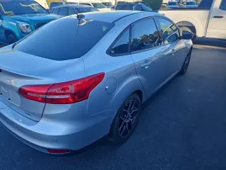 Ford Focus 2017 SEL 4dr Sedán