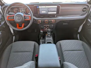 Jeep Gladiator 2025 4x4 Mojave 4 puertas Cabina de Tripulación 5.0 pies SB