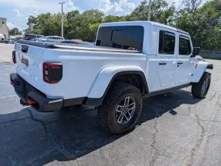Jeep Gladiator 2025 4x4 Mojave 4 puertas Cabina de Tripulación 5.0 pies SB