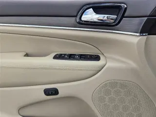 Jeep Grand Cherokee 2019 4x2 Overland 4dr SUV