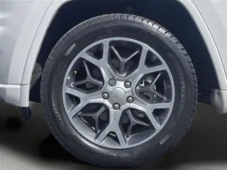 Jeep Grand Cherokee 2019 4x2 Overland 4dr SUV