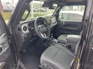 Jeep Wrangler 2025 4x4 Sahara 4dr SUV