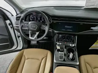 Audi Q7 2025 AWD quattro Premium 45 TFSI 4dr SUV