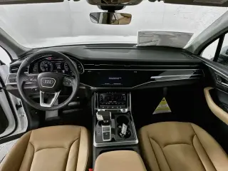 Audi Q7 2025 AWD quattro Premium 45 TFSI 4dr SUV